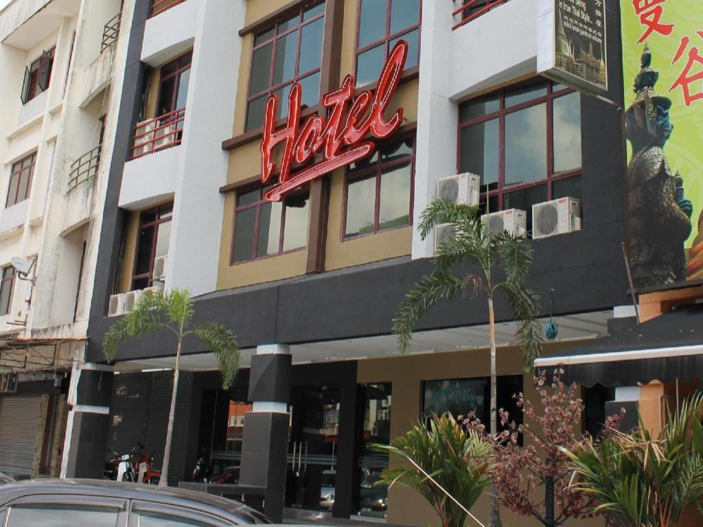 Clover Hotel 2*