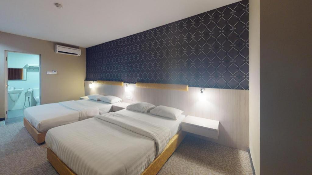 Clover 2* Johor Bahru