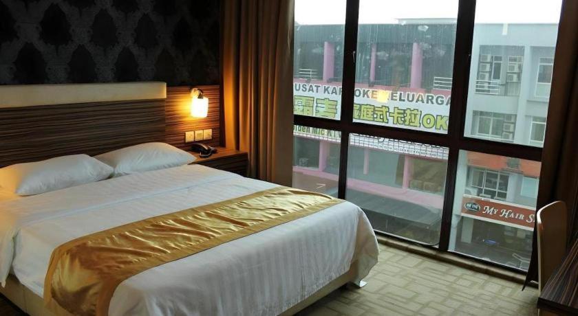 Clover 2* Johor Bahru